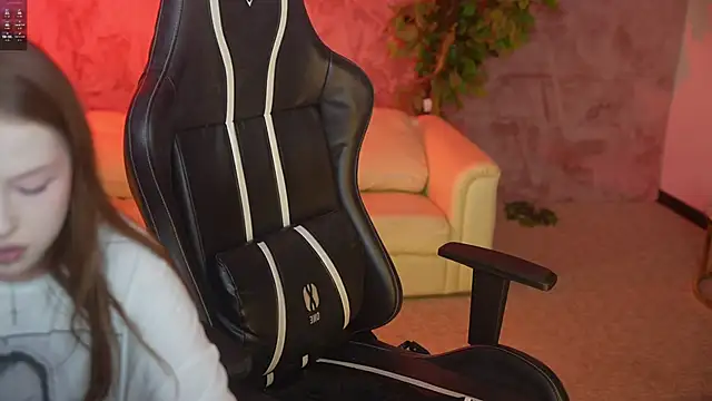 Goldie Flame online show from 09/12/25, 11:37