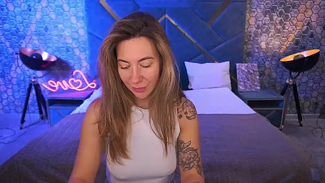 KateShanny online show from 11/06/25, 06:58