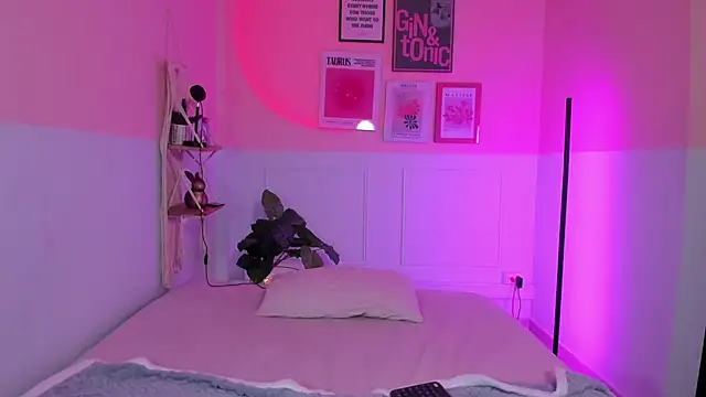 Camila Rivers online show from 10/15/25, 12:05