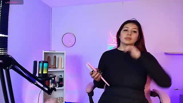 Aphriil   online show from 10/10/25, 12:04