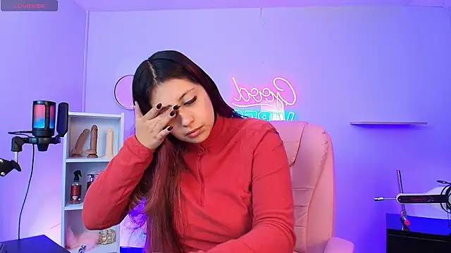 Aphriil   online show from 10/11/25, 12:15