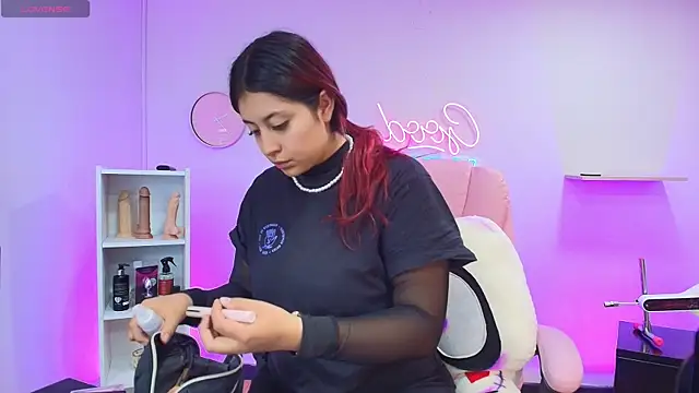 Aphriil   online show from 10/21/25, 07:47