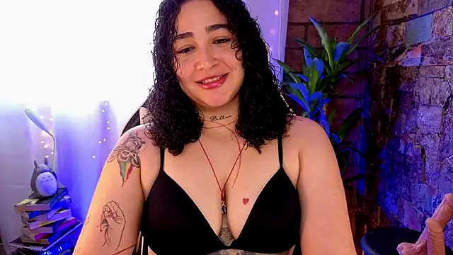 Snapshot of _kat_1995 chatting on 09/15/25, 07:14 kat 1995 online show from 09/15/25, 07:14