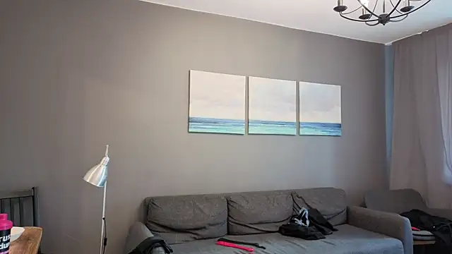 Snapshot of Eveline_Beauty_Kitty chatting on 10/19/25, 01:01 Eveline Beauty Kitty online show from 10/19/25, 01:01