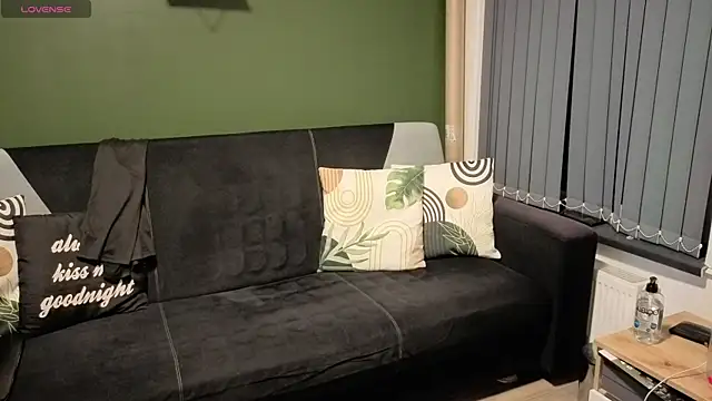 Snapshot of Eveline_Beauty_Kitty chatting on 11/12/25, 05:46 Eveline Beauty Kitty online show from 11/12/25, 05:46