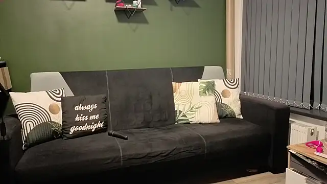 Snapshot of Eveline_Beauty_Kitty chatting on 11/14/25, 07:56 Eveline Beauty Kitty online show from 11/14/25, 07:56