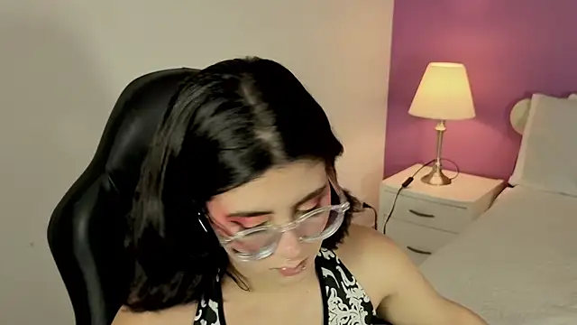 LiLLiAnderson online show from 10/17/25, 11:57