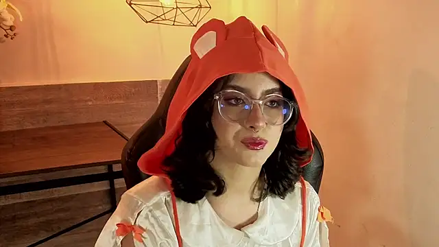 LiLLiAnderson online show from 11/25/25, 11:32