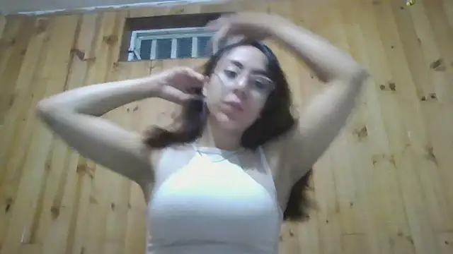 Snapshot of Roselingalvis13 chatting on 11/15/25, 02:42 Roselingalvis13 online show from 11/15/25, 02:42