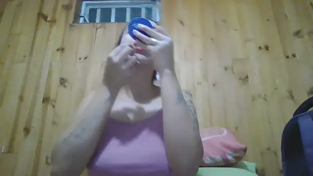 Snapshot of Roselingalvis13 chatting on 11/17/25, 03:01 Roselingalvis13 online show from 11/17/25, 03:01