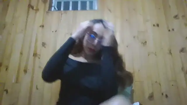 Snapshot of Roselingalvis13 chatting on 11/27/25, 02:57 Roselingalvis13 online show from 11/27/25, 02:57