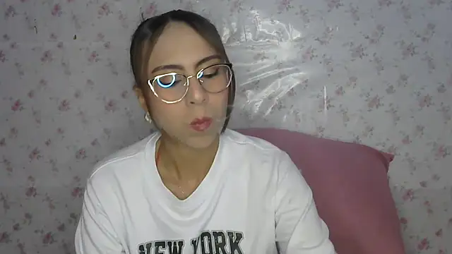 Roselingalvis13 online show from 06/06/26, 02:05