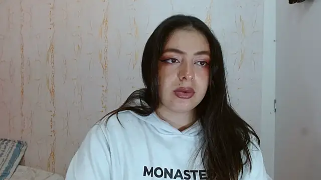 Snapshot of MiaKimky chatting on 09/24/25, 04:32 MiaKimky online show from 09/24/25, 04:32