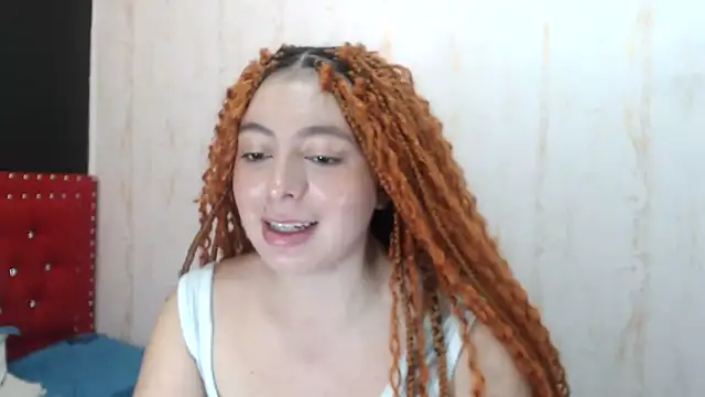 Snapshot of MiaKimky chatting on 12/15/25, 04:22 MiaKimky online show from 12/15/25, 04:22