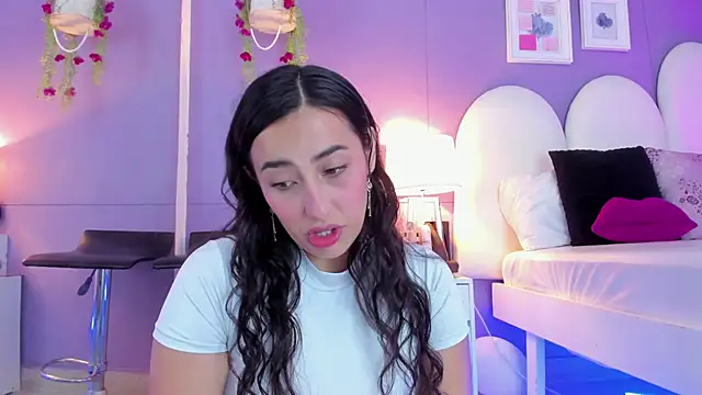 Snapshot of my_aleja_ chatting on 10/25/25, 01:07 my aleja online show from 10/25/25, 01:07