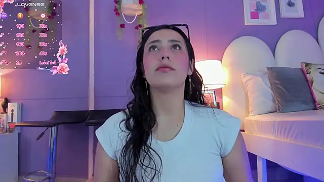 Snapshot of my_aleja_ chatting on 11/01/25, 12:51 my aleja online show from 11/01/25, 12:51