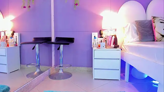 Snapshot of my_aleja_ chatting on 11/11/25, 12:38 my aleja online show from 11/11/25, 12:38