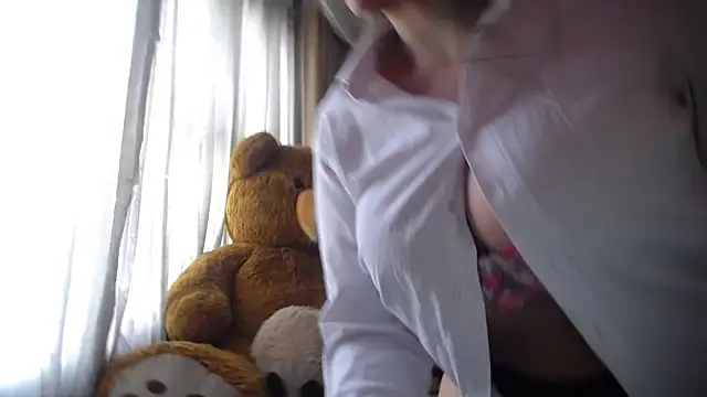 Snapshot of miss_lilieth chatting on 12/16/25, 05:07 miss lilieth online show from 12/16/25, 05:07