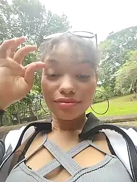 ChloeRaviss online show from 09/12/25, 07:25