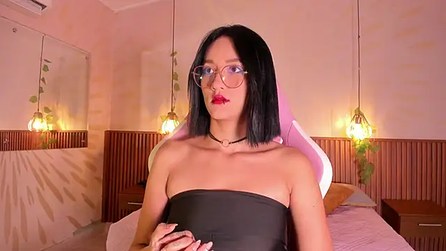Snapshot of daphne_courtis chatting on 06/12/26, 03:05 daphne courtis online show from 06/12/26, 03:05