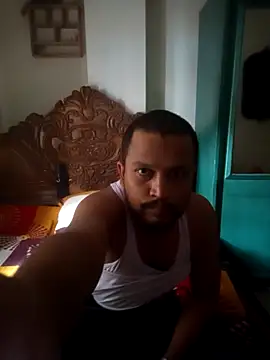 Snapshot of bhaijaan66 chatting on 09/16/25, 04:46 bhaijaan66 online show from 09/16/25, 04:46