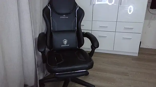 Milo9210 online show from 10/10/25, 10:20