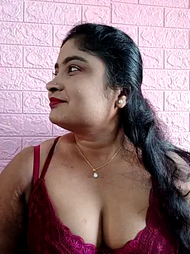 Snapshot of hornyriyanka chatting on 11/06/25, 02:34 hornyriyanka online show from 11/06/25, 02:34