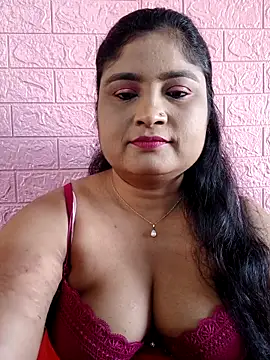 Snapshot of hornyriyanka chatting on 11/18/25, 02:17 hornyriyanka online show from 11/18/25, 02:17