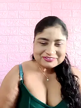 Snapshot of hornyriyanka chatting on 11/24/25, 02:33 hornyriyanka online show from 11/24/25, 02:33