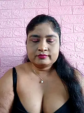 Snapshot of hornyriyanka chatting on 11/29/25, 02:25 hornyriyanka online show from 11/29/25, 02:25