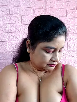 Snapshot of hornyriyanka chatting on 11/30/25, 02:37 hornyriyanka online show from 11/30/25, 02:37