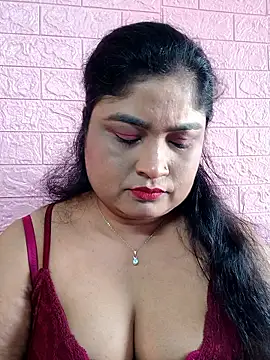 Snapshot of hornyriyanka chatting on 12/18/25, 02:17 hornyriyanka online show from 12/18/25, 02:17