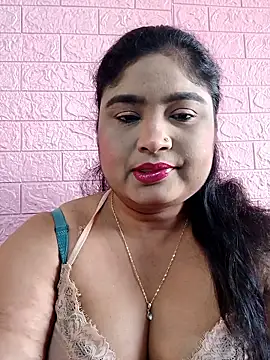 Snapshot of hornyriyanka chatting on 01/12/26, 02:39 hornyriyanka online show from 01/12/26, 02:39