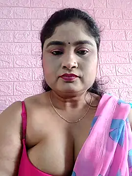Snapshot of hornyriyanka chatting on 02/01/26, 02:43 hornyriyanka online show from 02/01/26, 02:43