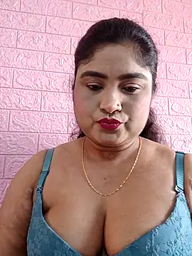 Snapshot of hornyriyanka chatting on 02/02/26, 02:54 hornyriyanka online show from 02/02/26, 02:54