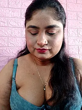 Snapshot of hornyriyanka chatting on 02/20/26, 02:41 hornyriyanka online show from 02/20/26, 02:41