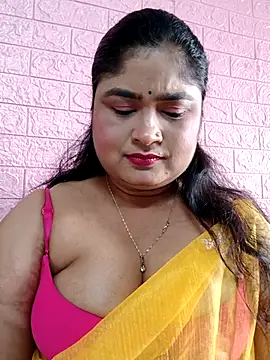 Snapshot of hornyriyanka chatting on 03/01/26, 02:35 hornyriyanka online show from 03/01/26, 02:35