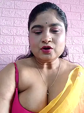 Snapshot of hornyriyanka chatting on 03/08/26, 02:37 hornyriyanka online show from 03/08/26, 02:37