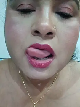 Snapshot of hornyriyanka chatting on 05/19/26, 03:02 hornyriyanka online show from 05/19/26, 03:02