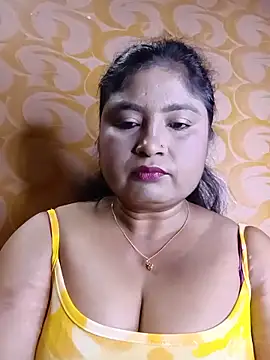 Snapshot of hornyriyanka chatting on 05/28/26, 02:53 hornyriyanka online show from 05/28/26, 02:53