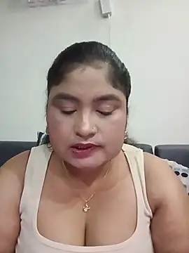 Snapshot of hornyriyanka chatting on 06/05/26, 03:57 hornyriyanka online show from 06/05/26, 03:57