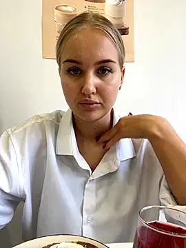 CandyVice online show from 11/04/25, 01:10