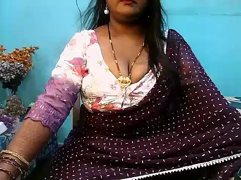 PREETI BABY online show from 10/13/25, 04:34