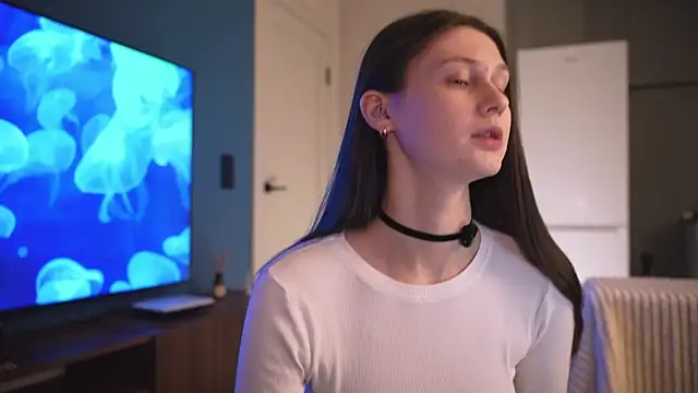 Snapshot of milanabaileys_ chatting on 10/06/25, 03:42 milanabaileys online show from 10/06/25, 03:42