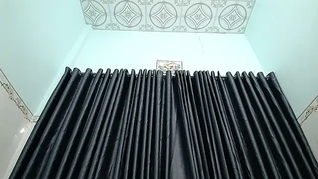 Snapshot of Grass_99 chatting on 11/17/25, 04:40 Grass 99 online show from 11/17/25, 04:40