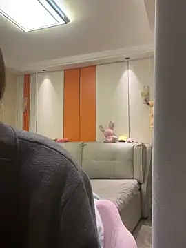 D-033 online show from 11/08/25, 10:15