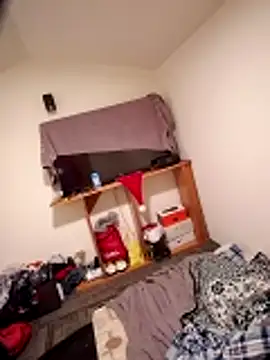 Snapshot of uratre chatting on 12/16/25, 07:57 uratre online show from 12/16/25, 07:57