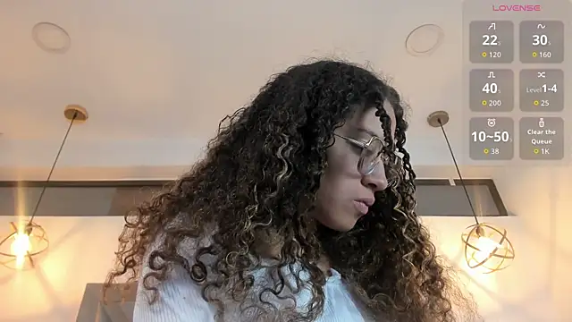 Hanna Cornee  online show from 09/18/25, 01:46