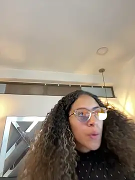 Snapshot of Hanna_Cornee_ chatting on 11/08/25, 05:12 Hanna Cornee online show from 11/08/25, 05:12