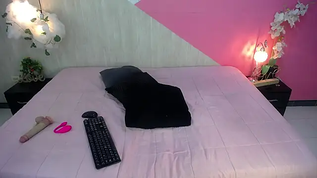 Snapshot of sophia_brunette_ chatting on 11/27/25, 11:23 sophia brunette online show from 11/27/25, 11:23